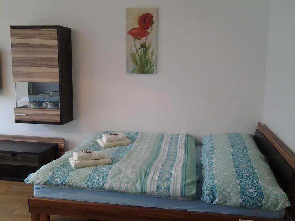 Apartman Residence Nabrezi Beroun  Ngoại thất bức ảnh